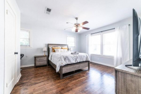 Beautiful 2BR 2BA Montrose Home
